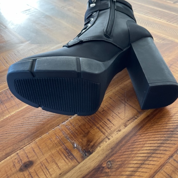 Steve Madden Herrick Combat Heel - Picture 5 of 6